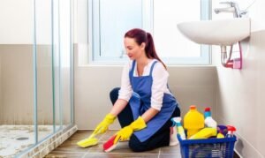 housekeeper deep cleaning